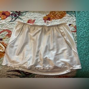 Brand new, large NIKE tennis skirt !!